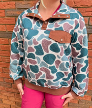 Load image into Gallery viewer, Camo Button 3/4 Pullover
